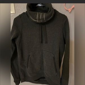 Lululemon sweater perfect condition
